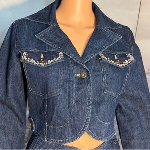 Stylish Denim Jacket with Embellished Pockets